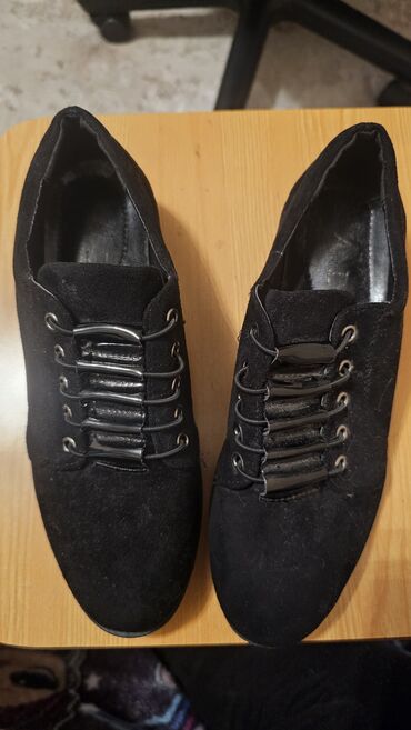 обувь из италии: Ботинки и ботильоны 36, цвет - Черный