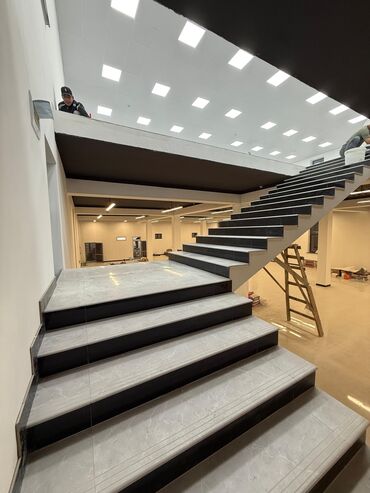 Укладка плитки: Асаламу алекум кафель жумуштарын жасайбыз опыт 10 жыл любой сложносты — 10