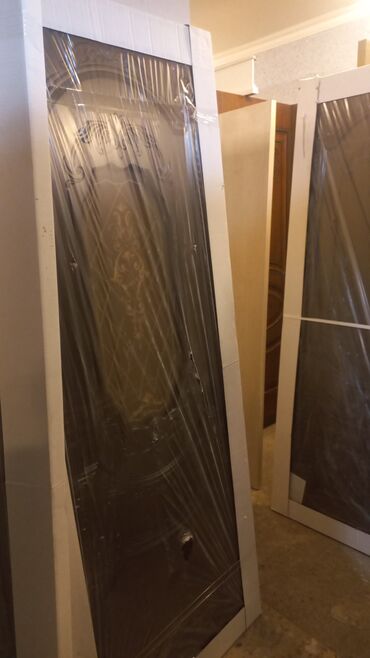 Otaq qapıları: Ağ rəngdə, klassik üslubda qapı. Panellərlə işlənmiş dizaynı otağa -da lalafo.az — 8 Otaq qapıları: Ağ rəngdə, klassik üslubda qapı. Panellərlə işlənmiş dizaynı otağa — 8