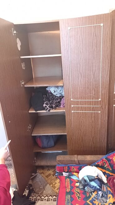 продаю шифанер: Шкаф для одежды, Прямой, ЛДСП
