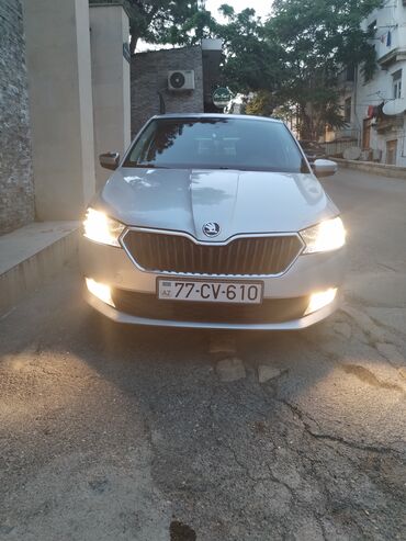 skoda azerbaijan: Skoda Fabia: 1 l | 2020 il 82000 km Universal