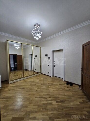 Uzunmüddətli kirayə mənzillər: Panoramlı mənzərə – şəhər və dəniz görünüşü. Bina 62 nömrəli — 20