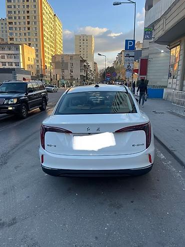 tam elektrikli maşınlar: HONGQI E-QM5 – elektrik sedan Məhsul təsviri: - Güzəştsiz futuristik — 2