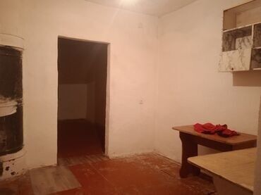 дом с подвалом: 55 м², 4 комнаты, Подвал, погреб, Забор, огорожен