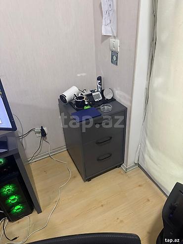 Ofis dəst mebeli: Çox az işlənmiş yüksək keyfiyyətli ofis mebeli. Divan, TV-stend, iclas — 10
