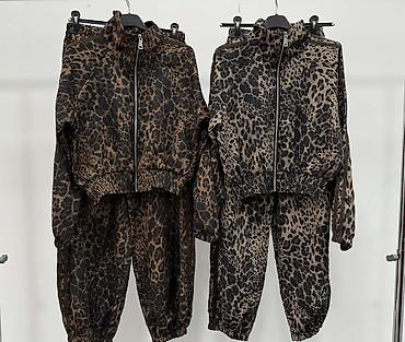 nerc bunde cena: Ženski komplet sa leopard printom
S M L Xl — 5