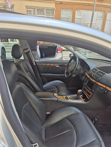 Mercedes-Benz: Mercedes-Benz E-Class sedan - Gümüşü rəng, 4 qapılı kuzov - AMG — 3