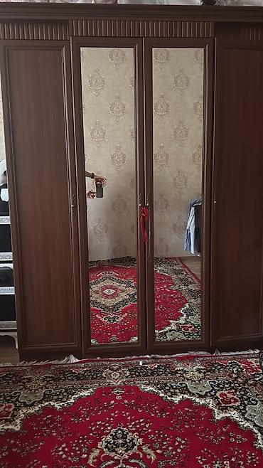 İşlənmiş, 4 qapılı, Güzgülü, Qəhvəyi, Taxta, Açılan, Düz dolab lalafo.az -da İşlənmiş, 4 qapılı, Güzgülü, Qəhvəyi, Taxta, Açılan, Düz dolab