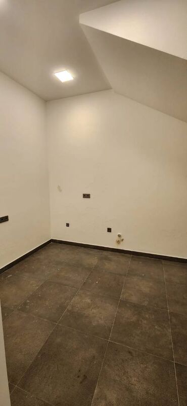 Digər kommersiya daşınmaz əmlakı: Nərimanovda 5 mərtəbəli binanın 1-ci mərtəbəsində yeni təmirdən çıxmış -da lalafo.az — 3 Digər kommersiya daşınmaz əmlakı: Nərimanovda 5 mərtəbəli binanın 1-ci mərtəbəsində yeni təmirdən çıxmış — 3