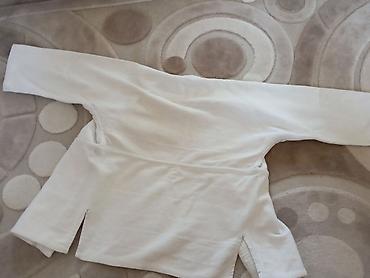 prokat paltar: Judo/ciyu-citsu kimono üst geyimi (gi) – ağ rəngdə. Ön və arxa — 2