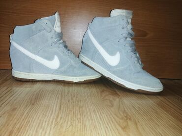 Women's Sneakers and athletic shoes: 39 — 4