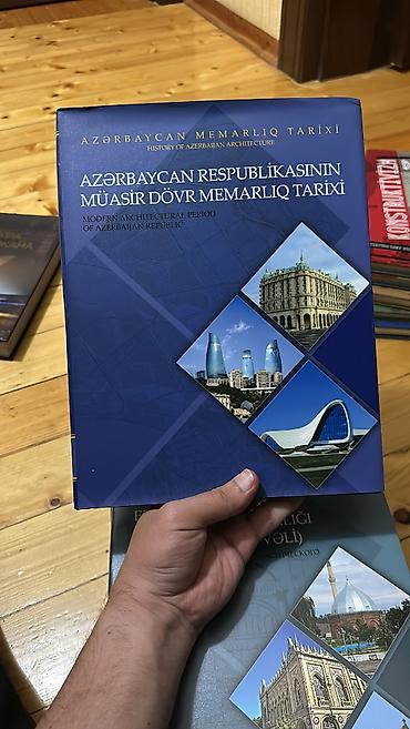 Digər: Memarlığa aid kitablar satılır. Yenidir, istifadə edilməyib. Üç dildə — 13