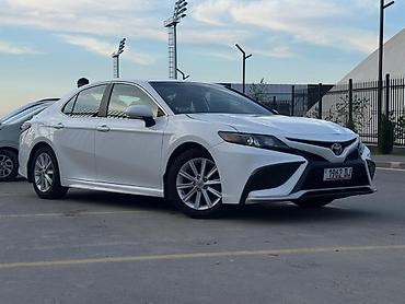 Toyota: Toyota Camry: 2022 г., 2.5 л, Вариатор, Гибрид, Седан — 3