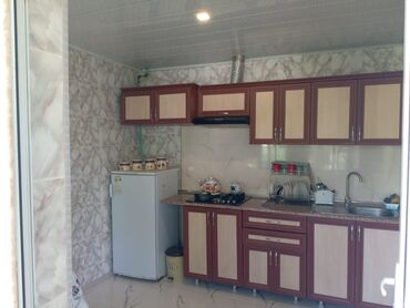 xacmazda evler: 180 м², 3 комнаты, Газ, Электричество, Водопровод