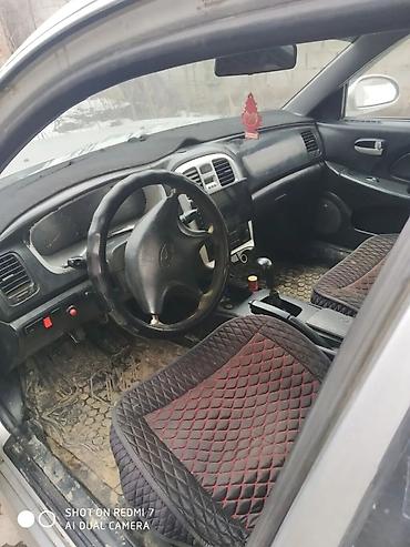 Hyundai: Hyundai Sonata: 2001 г., 2 л, Механика, Бензин, Седан — 13