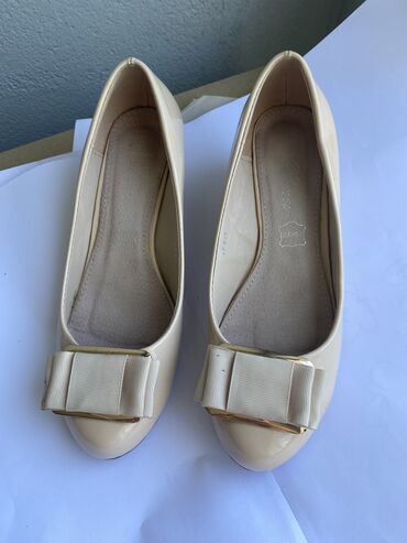grubin usce: Ballet shoes, 38
