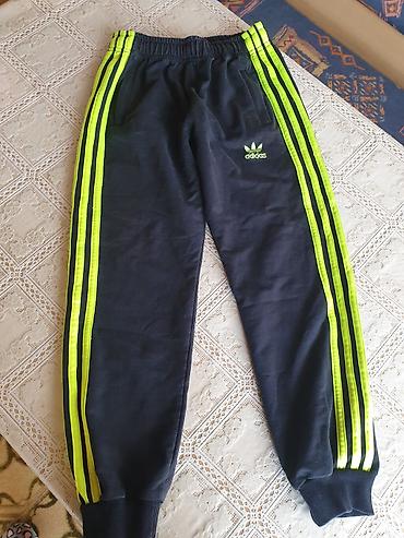 Pantalone: Muske trenerke samo donji deo vel 8 — 1