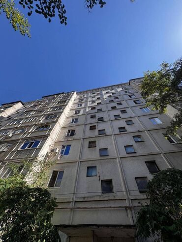 срочно в связи с переездом: 1 комната, 35 м², 105 серия, 7 этаж, Старый ремонт