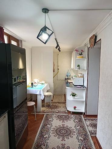 Продажа полдома: Сдаю. дом в районе 4 гор.больницы. Количество комнат 2 Площадь:42м2 — 2