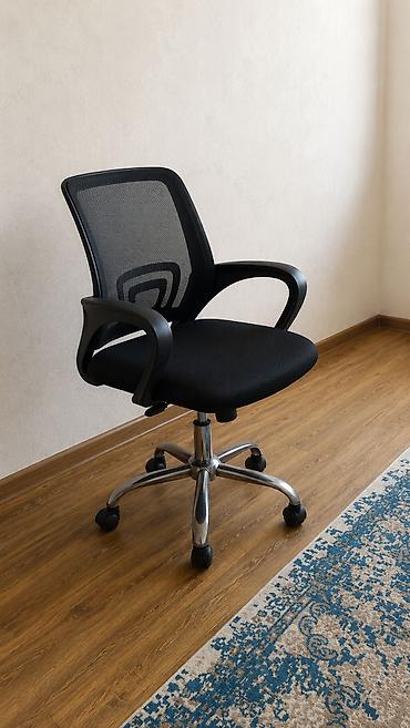 Minimalist iş masası + ergonomik ofis kreslosu dəsti (2 dəst) - lalafo.az -da Minimalist iş masası + ergonomik ofis kreslosu dəsti (2 dəst) -