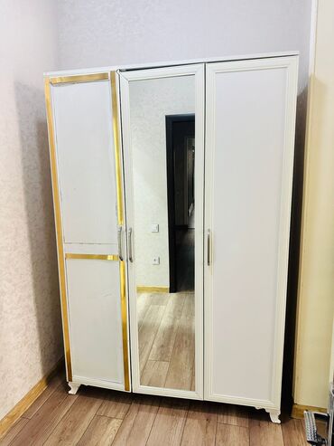 Divan və masa dəstləri: İşlənmiş, Düz dolab, Qarderob, paltar dolabı