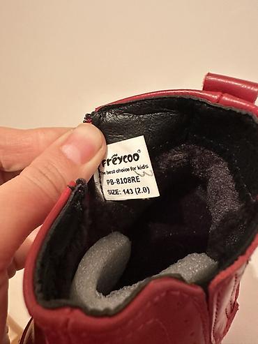 Детская обувь: 1. Кожанные сапоги на девочку, размер 23 (2-3года). Сезон осень-весна — 4