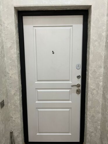 Döşəmə: Mənzil üçün Yeni Giriş qapısı 100x210 sm Glazok ilə, Ünvandan götürmə
