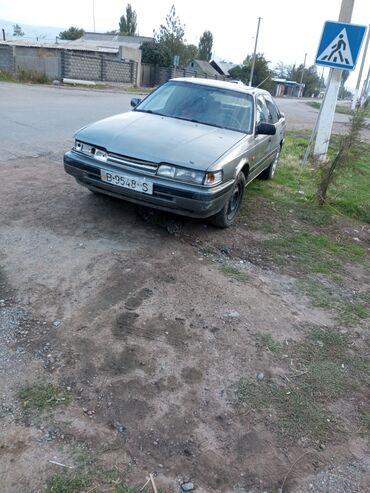 продаю в связи переездом: Mazda 626: 1989 г., 2 л, Механика, Бензин, Седан