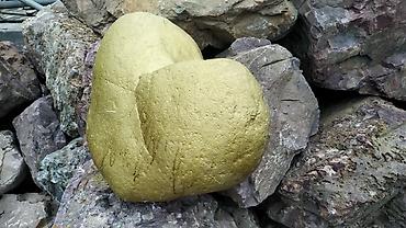 сердца: Камень виде сердца 💕 естественный, кило примерно 40 — 4