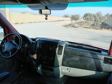 Mercedes-Benz: Mercedes-Benz Sprinter mikroavtobus - Korpus: qırmızı rəng, “Sprinter — 10
