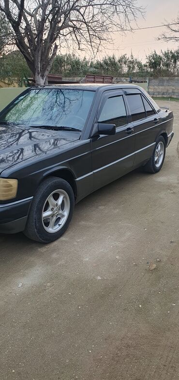 Mercedes-Benz: Mercedes-Benz 190 (W201): 2 l | 1990 il Sedan — 2
