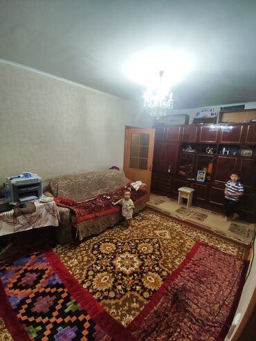 Продажа квартир: 3 комнаты, 56 м², Индивидуалка, 1 этаж, Косметический ремонт