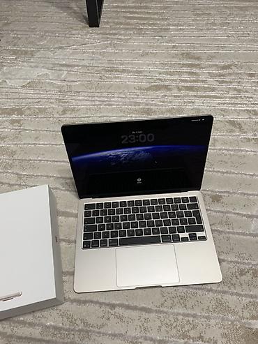 Ноутбуки Apple (MacBook): Продаю MacBook Air Apple M4. Покупал в июле 2025 года в Германии — 2