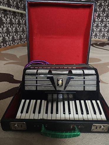 Аккордеоны: Аккордеон Weltmeister (Германия), классическая черно-белая модель — 8