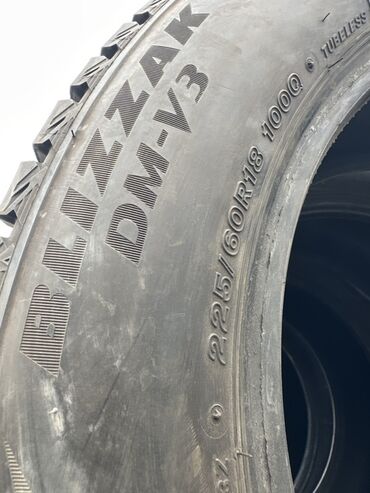 диск ист: Шины 225 / 60 / R 18, Зима, Комплект, Внедорожные (АТ/МТ), Bridgestone