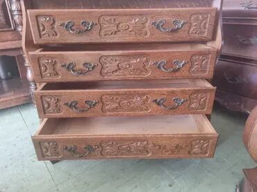 Stilske komode: Komoda u odlicnom stanju. Visina 65cm Sirina65cm Dubina 35cm na lalafo.rs — 3 Stilske komode: Komoda u odlicnom stanju. Visina 65cm Sirina65cm Dubina 35cm — 3