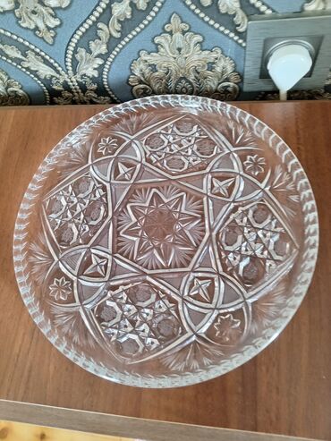 en gozel tort şekilleri: Şüşə kəlləklə işlənmiş dekorativ boşqab - Material: qalın, şəffaf