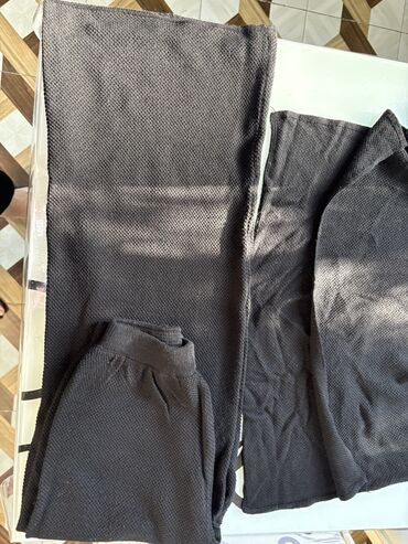 Dəstlər, kostyumlar: Kostum yaz ayları ucun pambıq serın yenıdır 65 azn alınıb 30 azn — 10