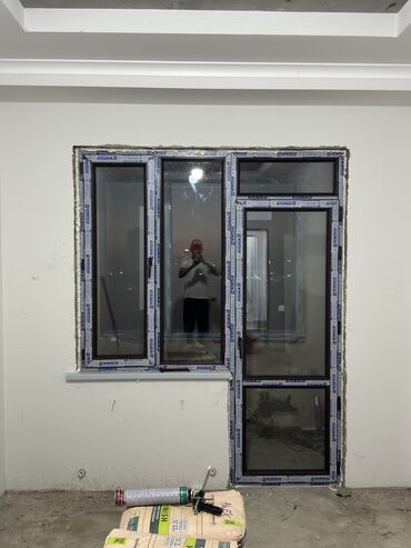 Алюминиевые окна на заказ: Алюминиевое окно на заказ, Тип окна: Форточка, Балконные, Витражные, Бесплатная установка, В рассрочку — 5