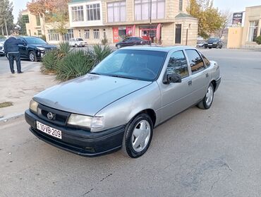 Opel: Opel Vectra: 1.8 l | 1995 il 987563 km Sedan