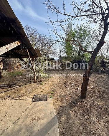 Продажа коттеджей и домов: 🏠Продается дом в с. Сокулук 🟡Комнаты: 8 🟡Участок: 8 соток 🟡Отопление — 2