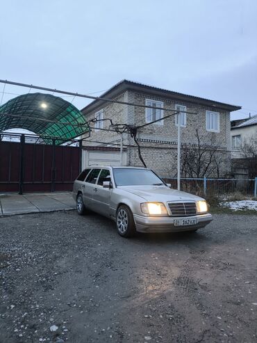 Mercedes-Benz: Mercedes-Benz W124: 1993 г., 2 л, Механика, Бензин, Универсал