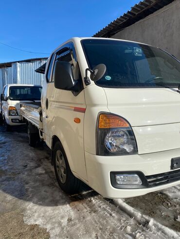 hyundai porter 2006: Жеңил жүк ташуучу унаа, Hyundai, Стандарт, 1,5 т, Колдонулган