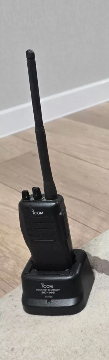 Рации и диктофоны: Рация Icom б/у в хорошем состоянии в комплекте зарядка!