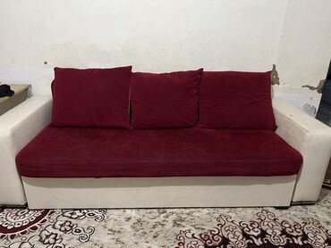 мебель на улицу: Диван-кровать, цвет - Красный, Б/у