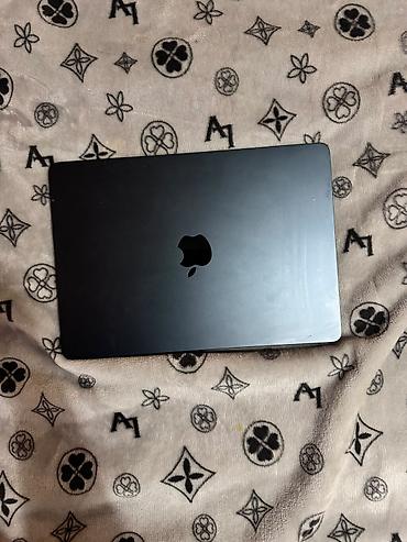 Ноутбуки Apple (MacBook): Ультрабук, Б/у, Apple M2, ОЗУ, RAM: 8 ГБ — 1