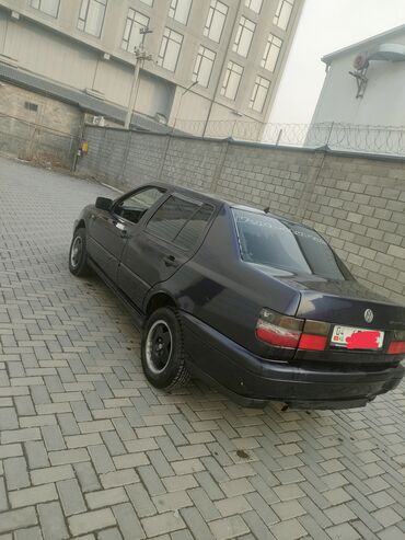Volkswagen: Volkswagen Vento: 1996 г., 1.8 л, Механика, Бензин, Хэтчбэк at lalafo.kg — 4 Volkswagen: Volkswagen Vento: 1996 г., 1.8 л, Механика, Бензин, Хэтчбэк — 4