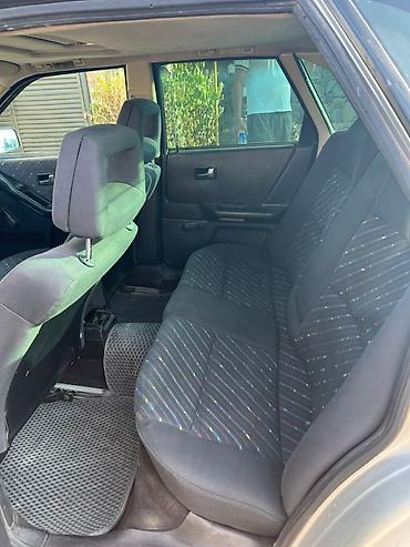 Audi: Audi 80: 1992 г., 1.8 л, Механика, Бензин, Седан — 10