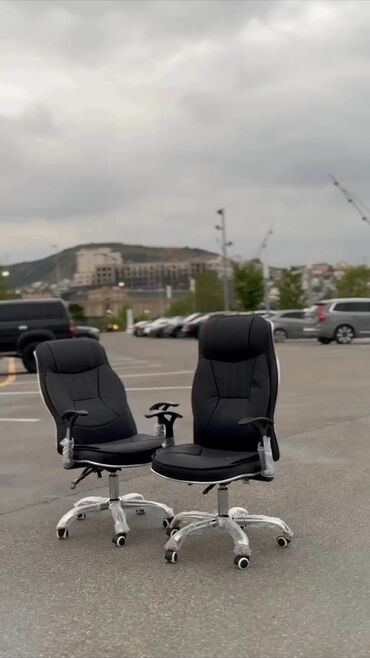 Ofis və oyun kresloları: Yeni, Təkərli, Qolları tənzimlənir, Dəri — 22