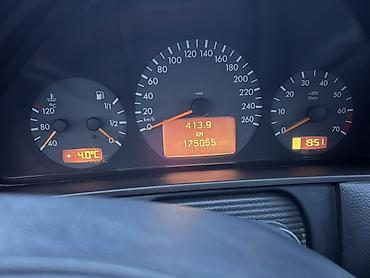 е класс 124: Mercedes-Benz E-Class: 2002 г., Автомат, Седан — 5
